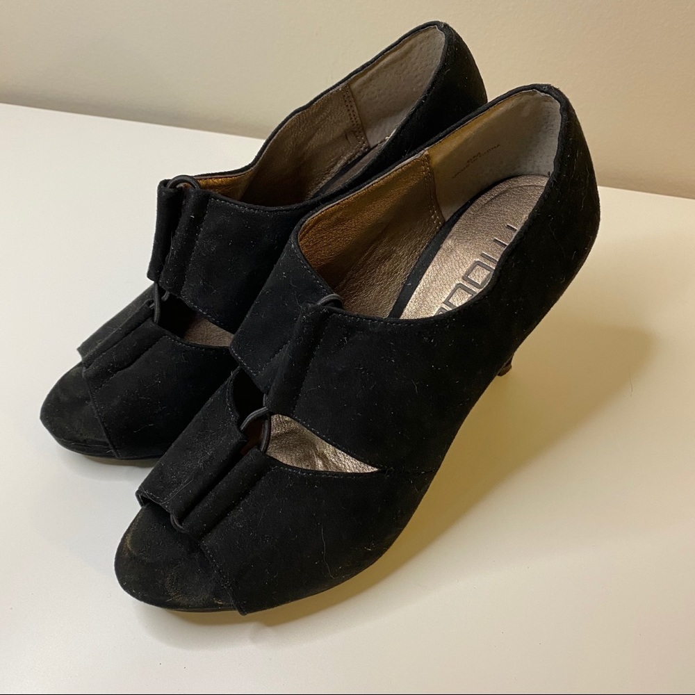 🚫SOLD🚫 Moda Spana Black Suede Heels
